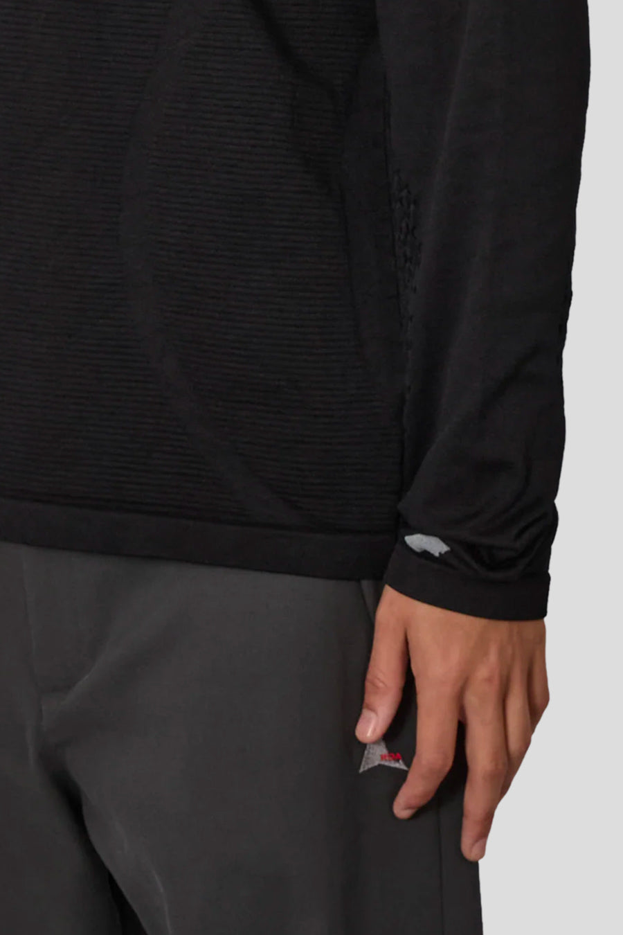 ROA HIKING - PULL À MANCHES LONGUES AUNE NOIR - LE LABO STORE