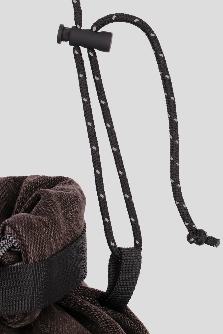 ROA HIKING - SAC À BANDOULIÈRE YUNA X WRANGLER BRUN FONCÉ - LE LABO STORE