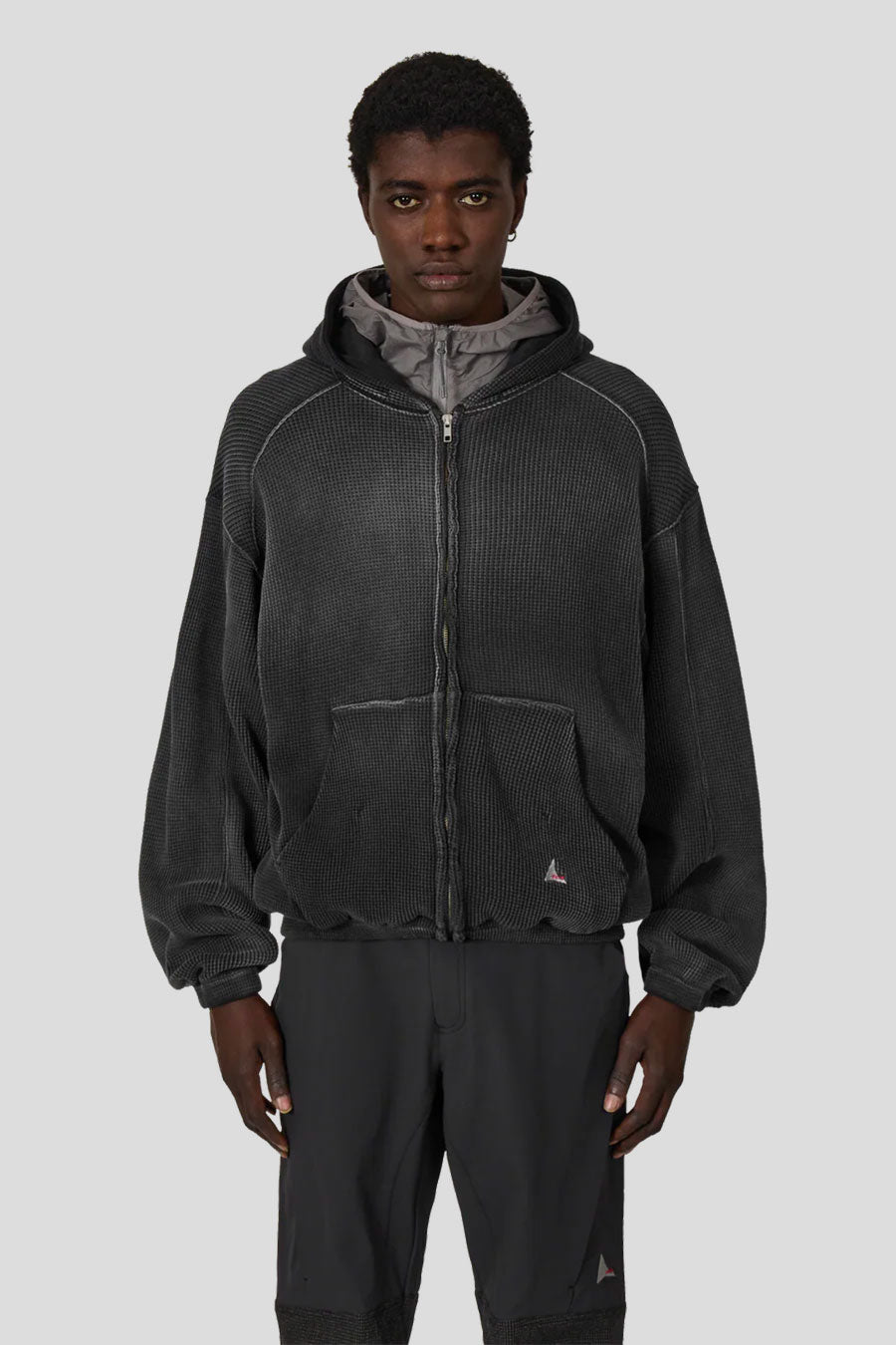 ROA HIKING - BLACK BEE SUN FADED WAFFLE ZIP UP HOODIE  - LE LABO STORE