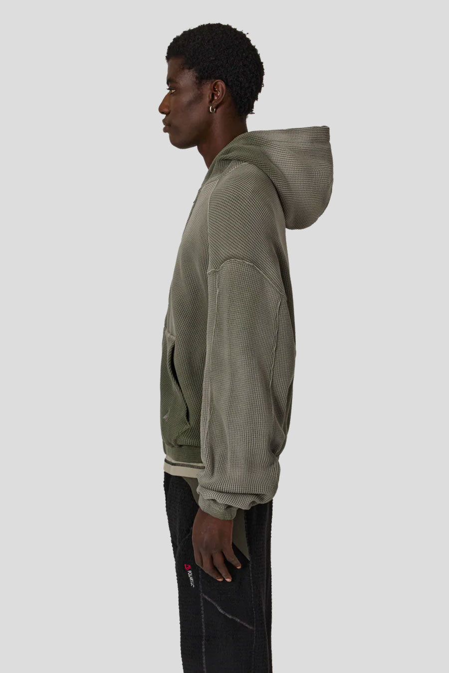 ROA HIKING - SWEAT À CAPUCHE ZIPPÉ GAUFRÉ BEE SUN OLIVE - LE LABO STORE