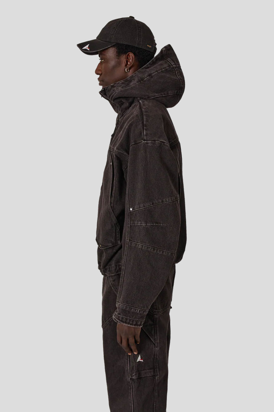 ROA HIKING - VESTE EN JEAN VOLCANO X WRANGLER BRUN FONCÉ - LE LABO STORE