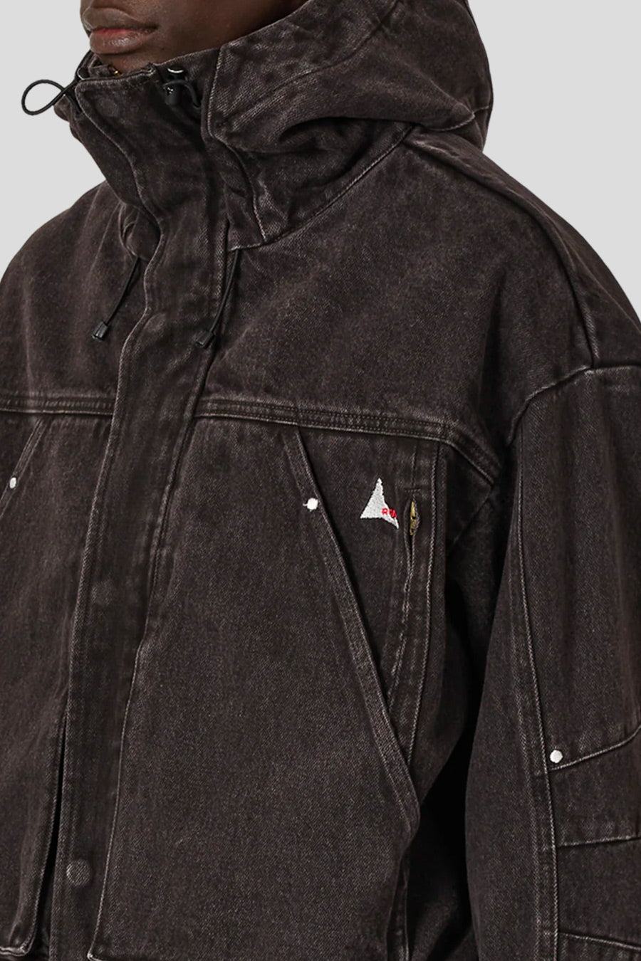 ROA HIKING - VESTE EN JEAN VOLCANO X WRANGLER BRUN FONCÉ - LE LABO STORE