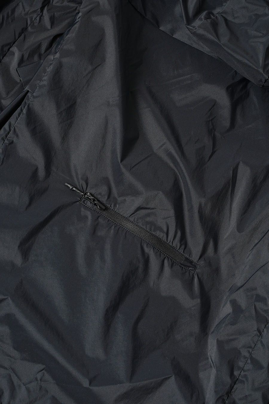 ROA HIKING - BLACK REFLECTIVE CARRY OVER WINDBREAKER – LE LABO STORE