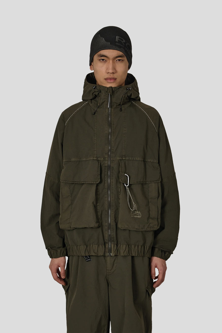 ROA HIKING - VESTE À CAPUCHE ROA X AND WANDER KAKI - LE LABO STORE