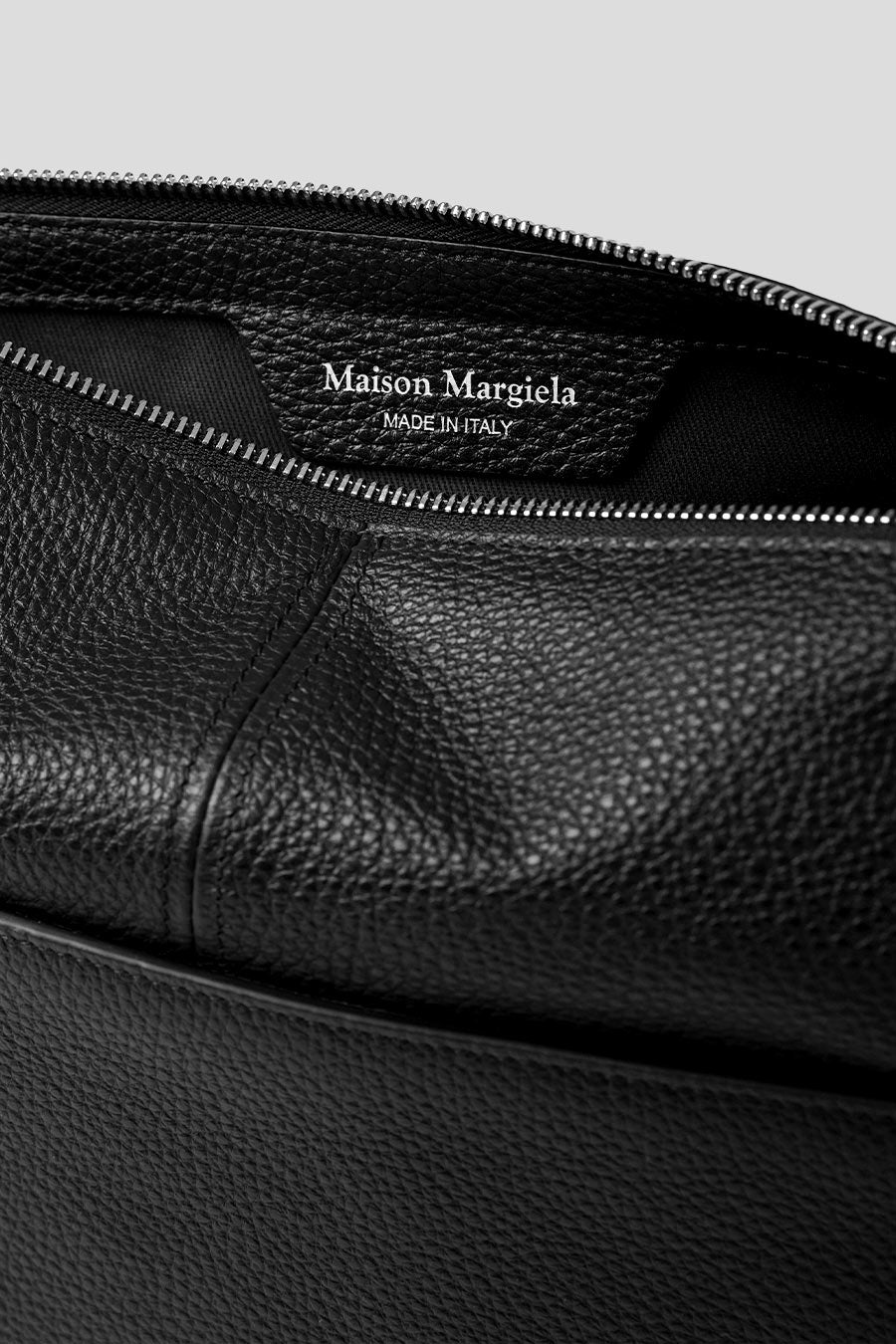 Maison Margiela - SAC 5AC SOFT PUNCH NOIR - LE LABO STORE