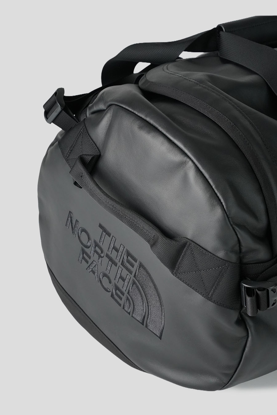 The North Face - DUFFEL BASE CAMP BLACK LEATHER BAG - LE LABO STORE