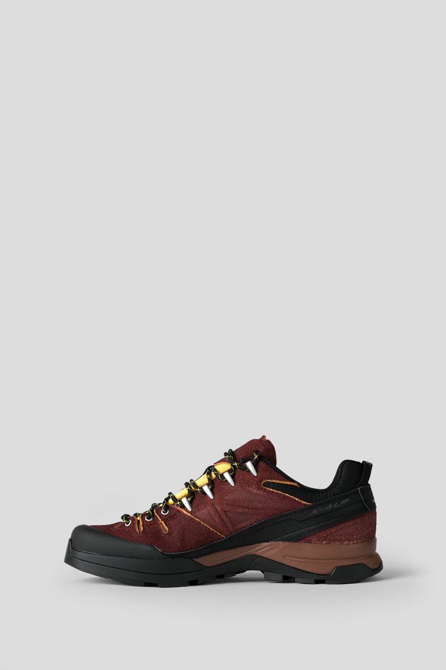 Salomon - BLACK BITTER, CHOCOLATE AND CONCORD GRAPE X-ALP EXPEDITION SNEAKERS - LE LABO STORE