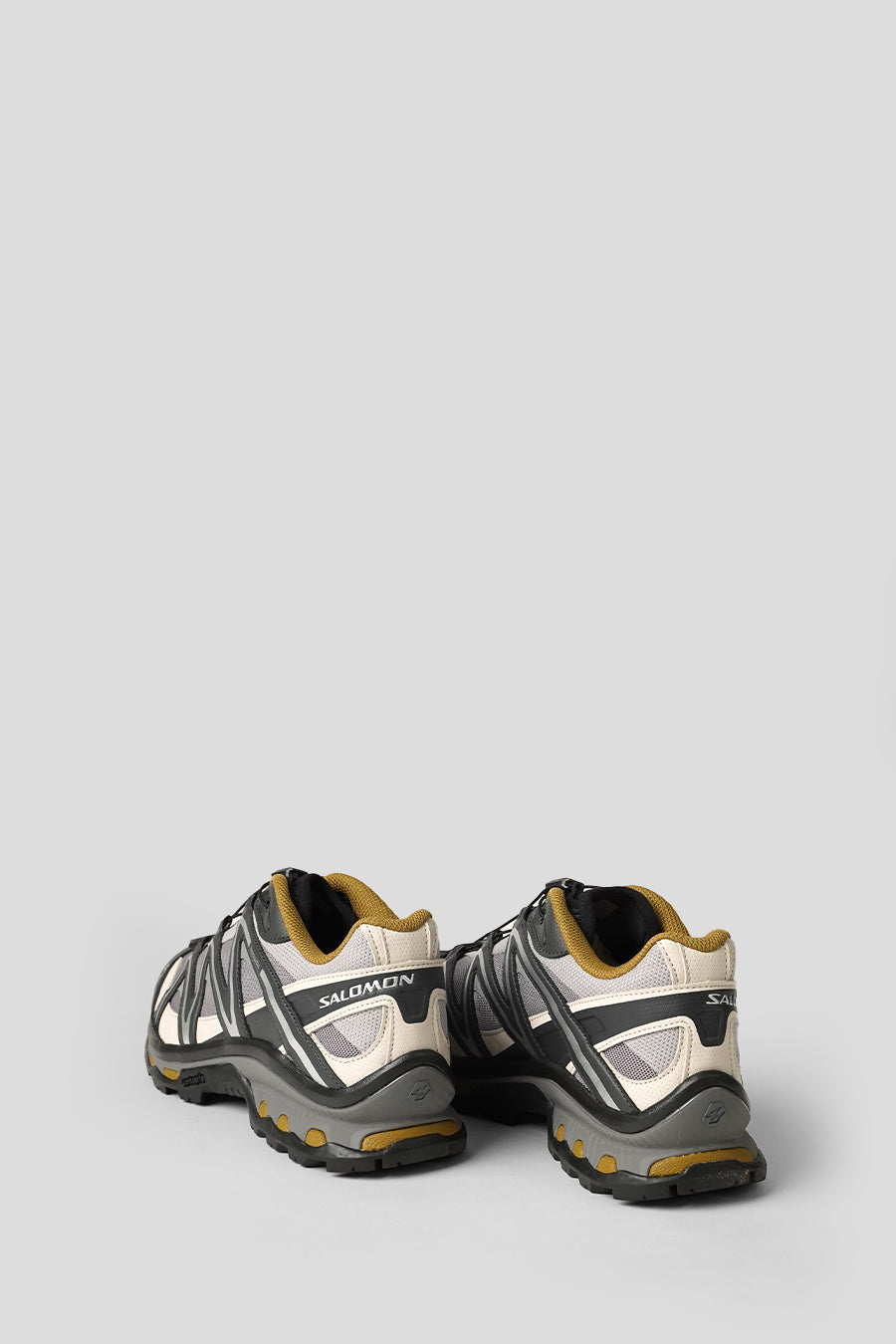 Salomon - SNEAKERS XT-QUEST BLACK, PALOMA ET BRILLANT OLIVE - LE LABO STORE