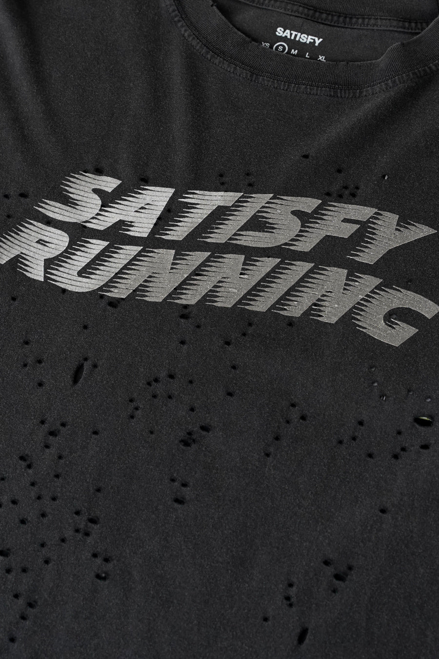 SATISFY - T-SHIRT MOTHTECH POCHOIR NOIR DÉLAVÉ - LE LABO STORE