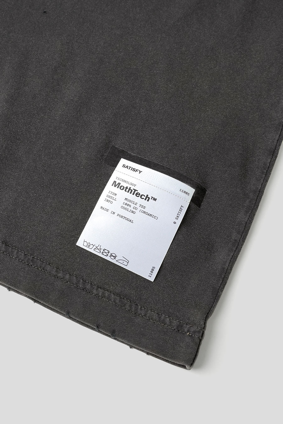 SATISFY - WASHED BLACK MOTHTECH MUSCLE SLEEVELESS T-SHIRT - LE LABO STORE