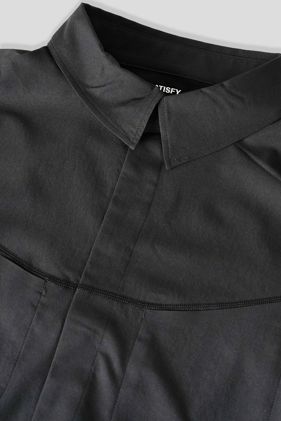 SATISFY - CHEMISE PEACESHELL NOIR - LE LABO STORE