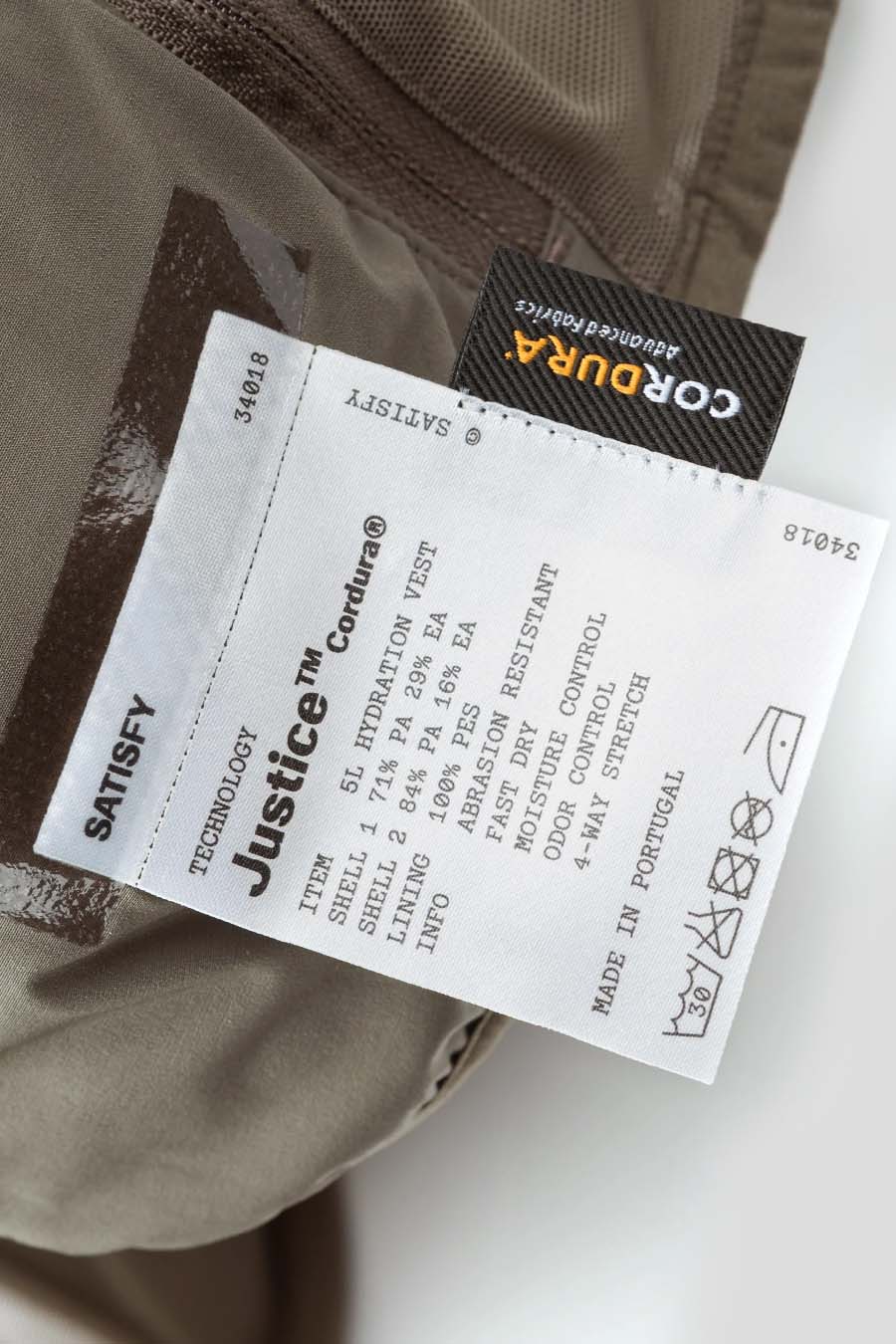 SATISFY - GILET D'HYDRATATION JUSTICE CORDURA 5L FALCON - LE LABO STORE