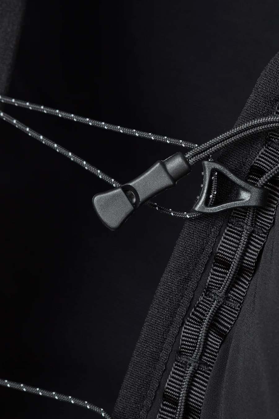 SATISFY - GILET D'HYDRATATION JUSTICE CORDURA 5L NOIR - LE LABO STORE