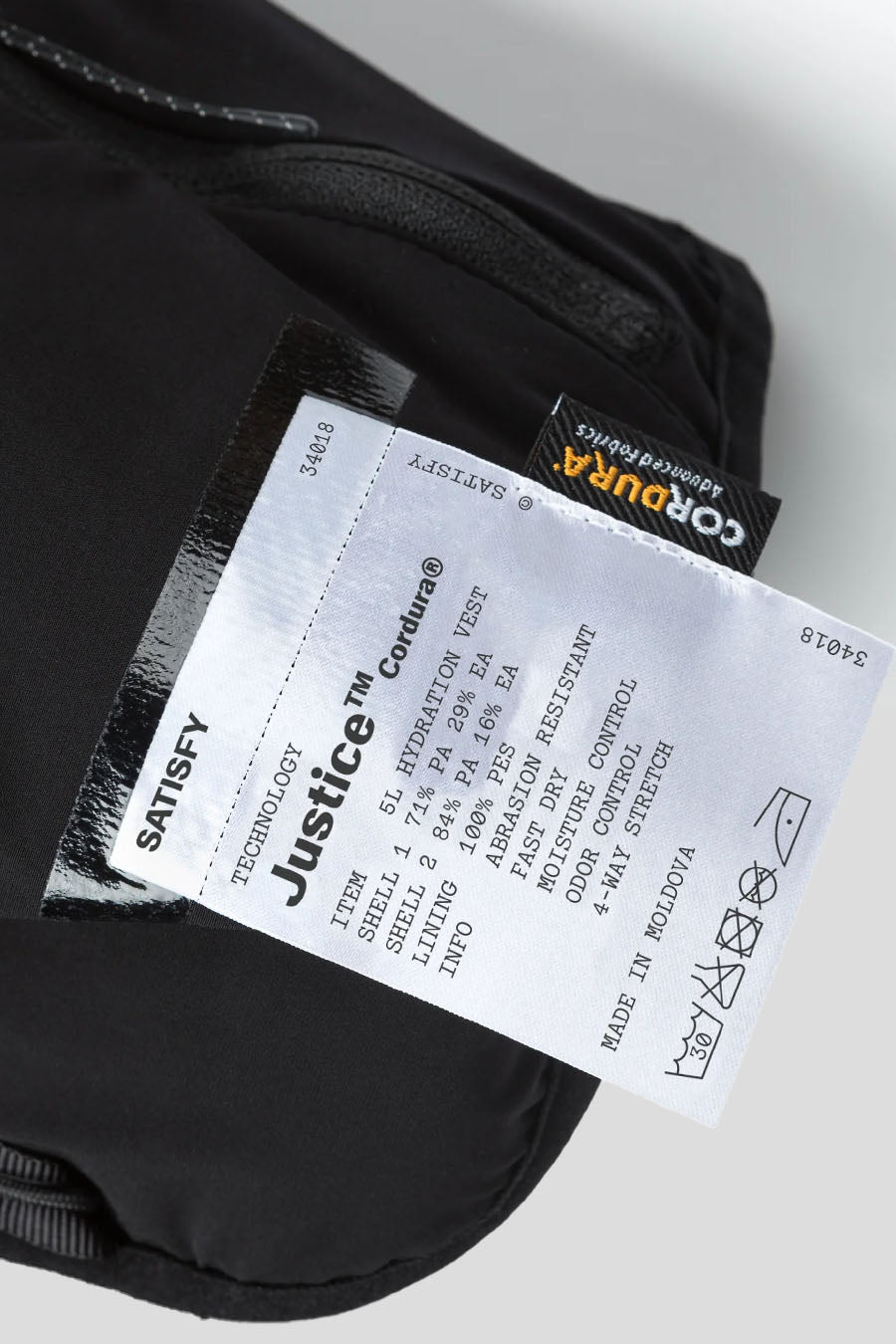 SATISFY - GILET D'HYDRATATION JUSTICE CORDURA 5L NOIR - LE LABO STORE