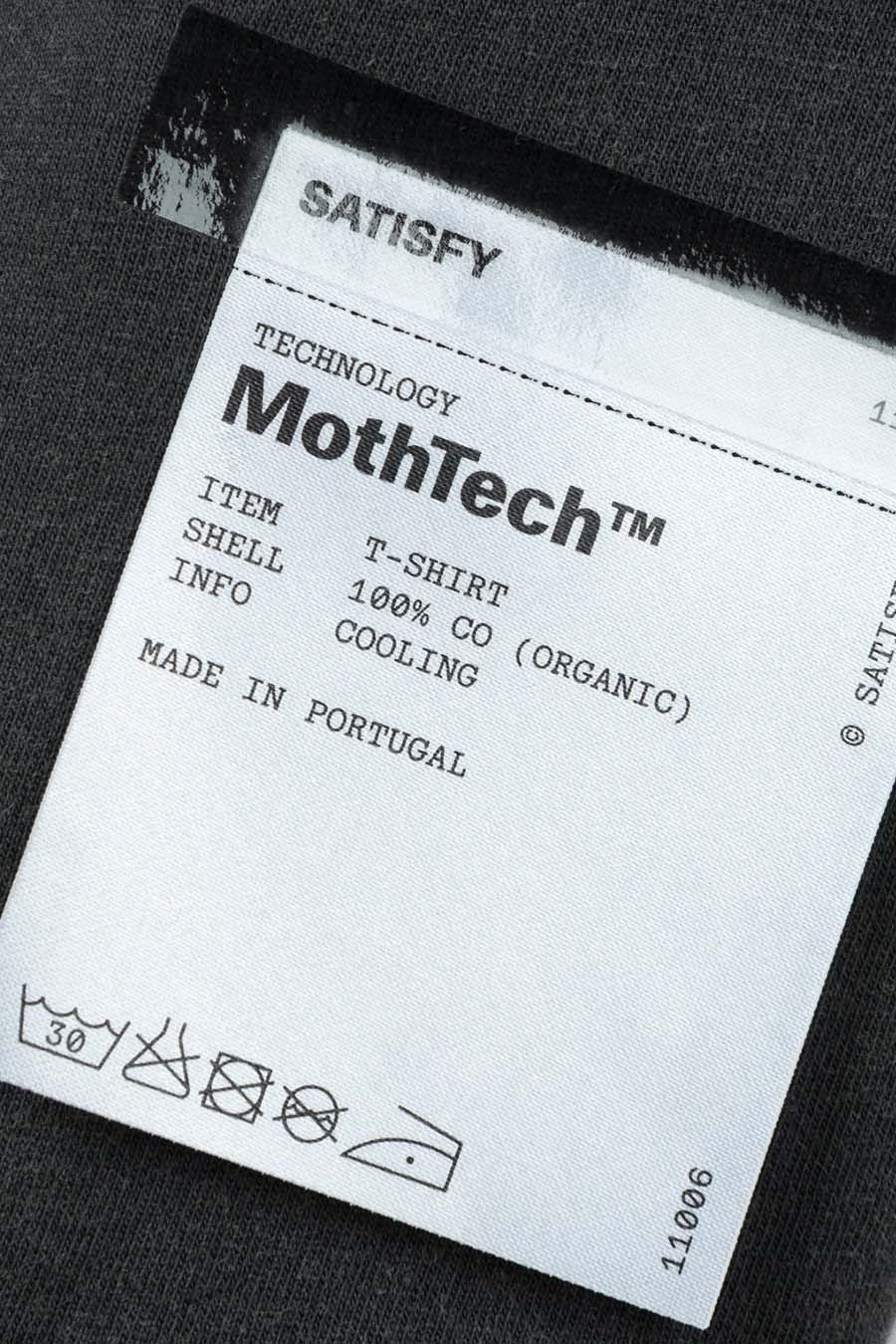 SATISFY - T-SHIRT MOTHTECH NOIR DÉLAVÉ - LE LABO STORE
