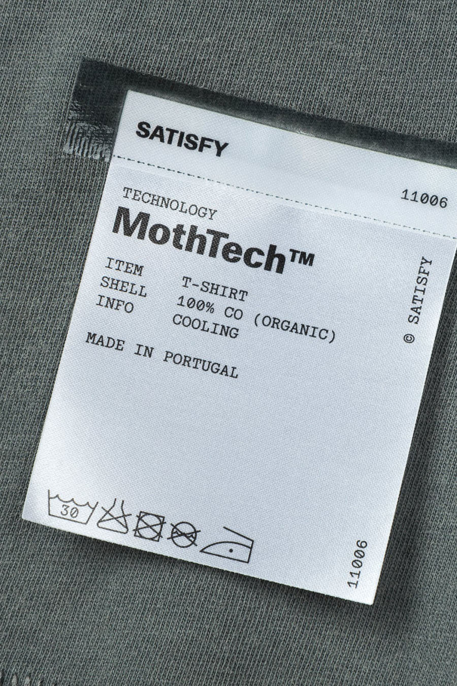 SATISFY - FADED BLACK MOTH TECH LOGO RUNNING T-SHIRT - LE LABO STORE