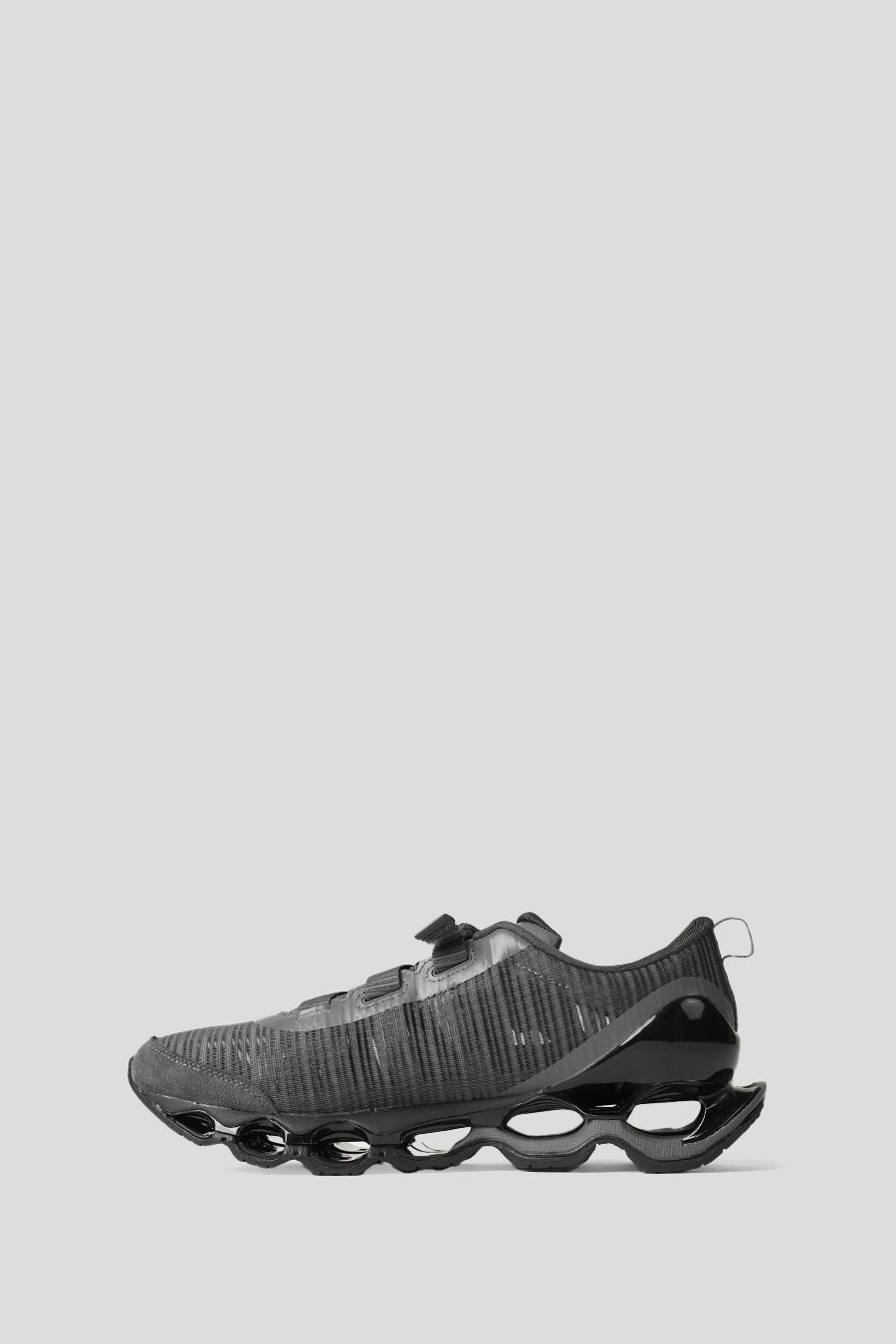 Mizuno - SNEAKERS WAVE PROPHECY STRAP 2 IRON GATE AND BLACK - LE LABO STORE