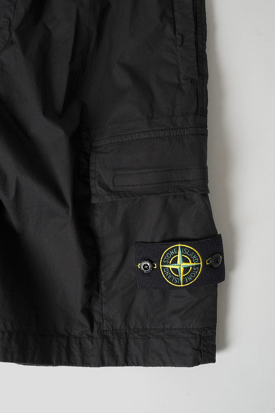Stone Island - BERMUDA ÉLASTIQUE CARGO NOIR - LE LABO STORE