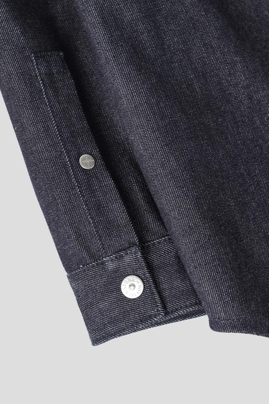 Stone Island - SUR-CHEMISE EN JEAN INDIGO - LE LABO STORE