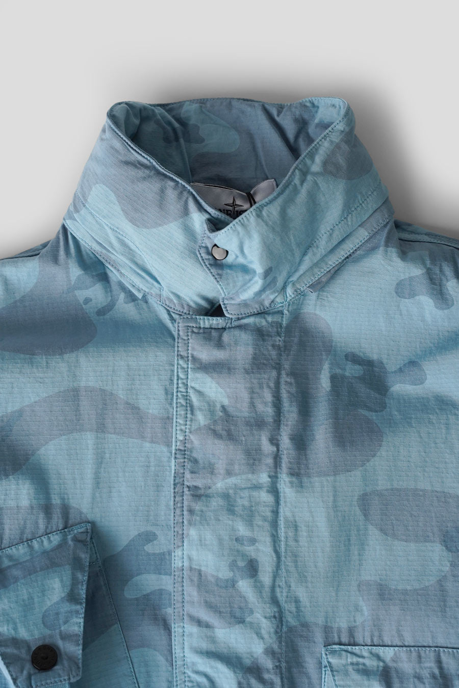 Stone Island - VESTE LÉGÈRE RIPSTOP BLEU CENDRÉ CAMO - LE LABO STORE