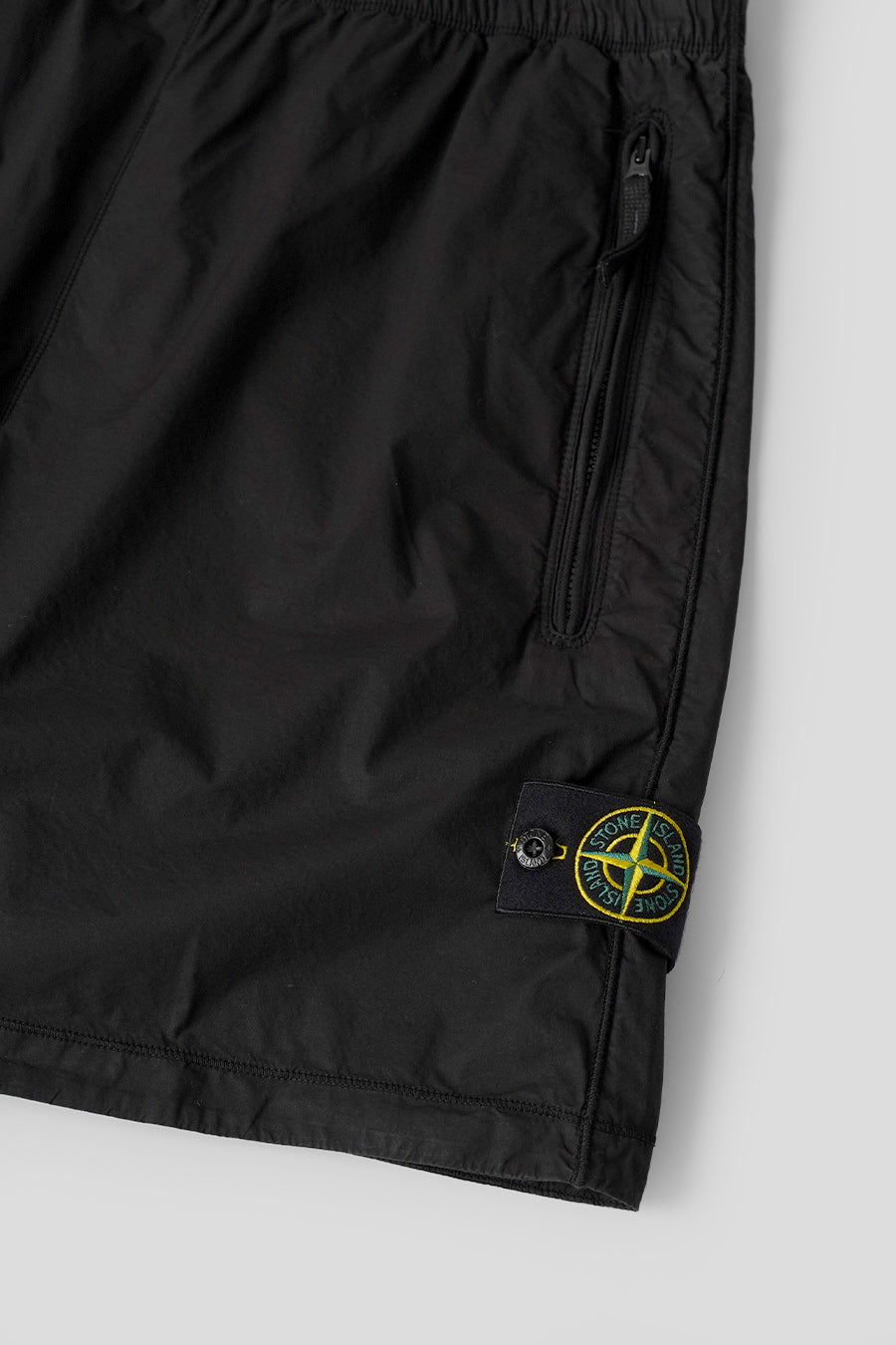 Stone Island - SHORT PARACADUTE NOIR - LE LABO STORE