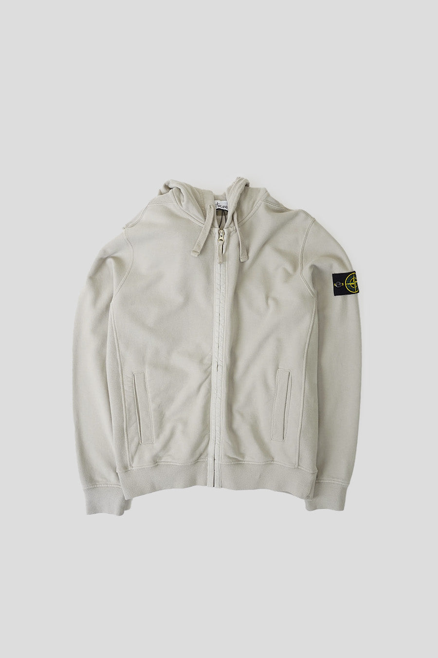 Stone Island - SWEAT-SHIRT À CAPUCHE ZIPPÉ GRIS PERLE - LE LABO STORE
