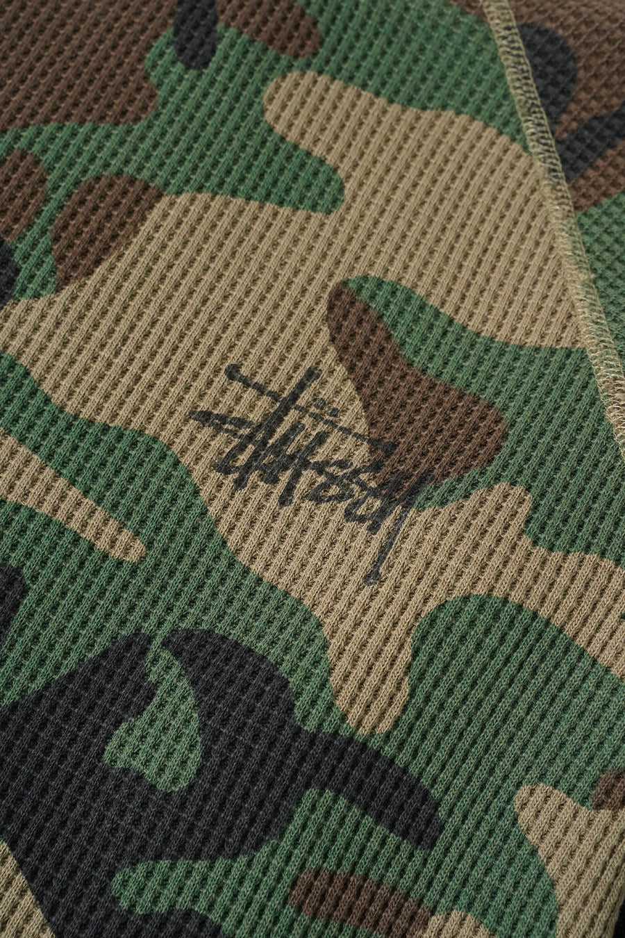 Stussy - CREWNECK RAGLAN THERMAL BASIC STOCK WOODLAND CAMO - LE LABO STORE