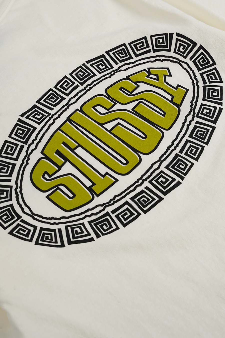 Stussy - T-SHIRT TILE OVAL PIG. DYED BLANC NATUREL - LE LABO STORE