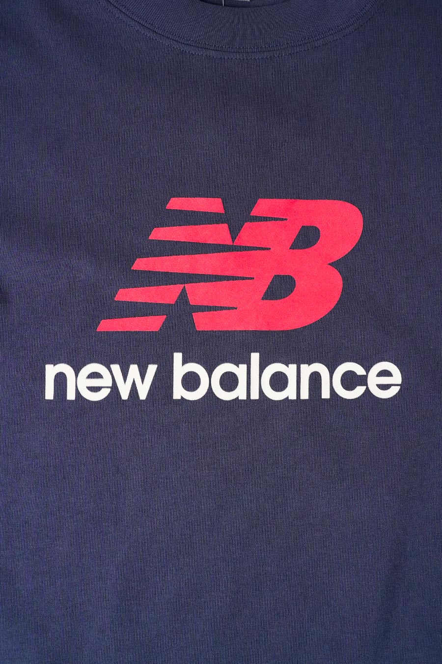 NEW BALANCE - T-SHIRT ATHLECTICS LOGO BLEU MARINE - LE LABO STORE