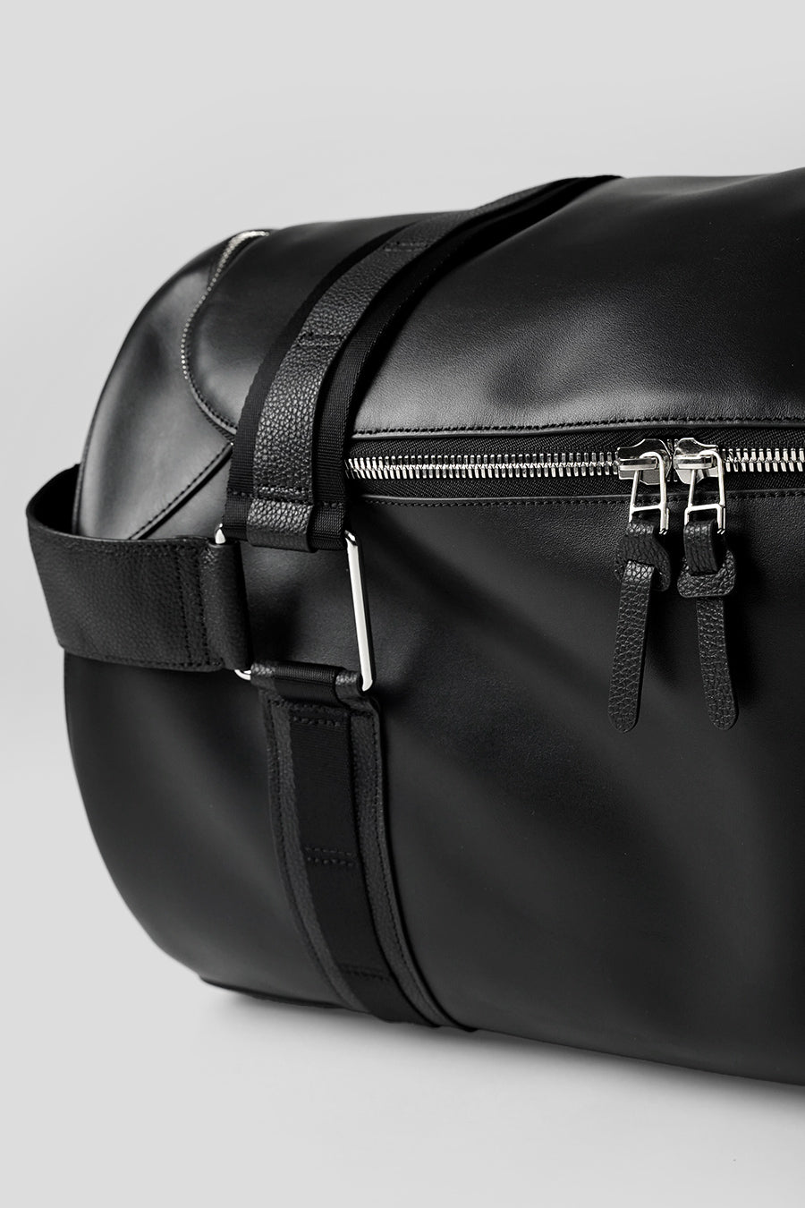 The North Face - SAC DE VOYAGE BASE CAMP DUFFLE EN CUIR NOIR - LE LABO STORE