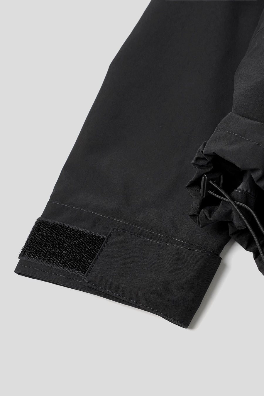 The North Face - VESTE MOUNTAIN GORE-TEX NOIRE - LE LABO STORE