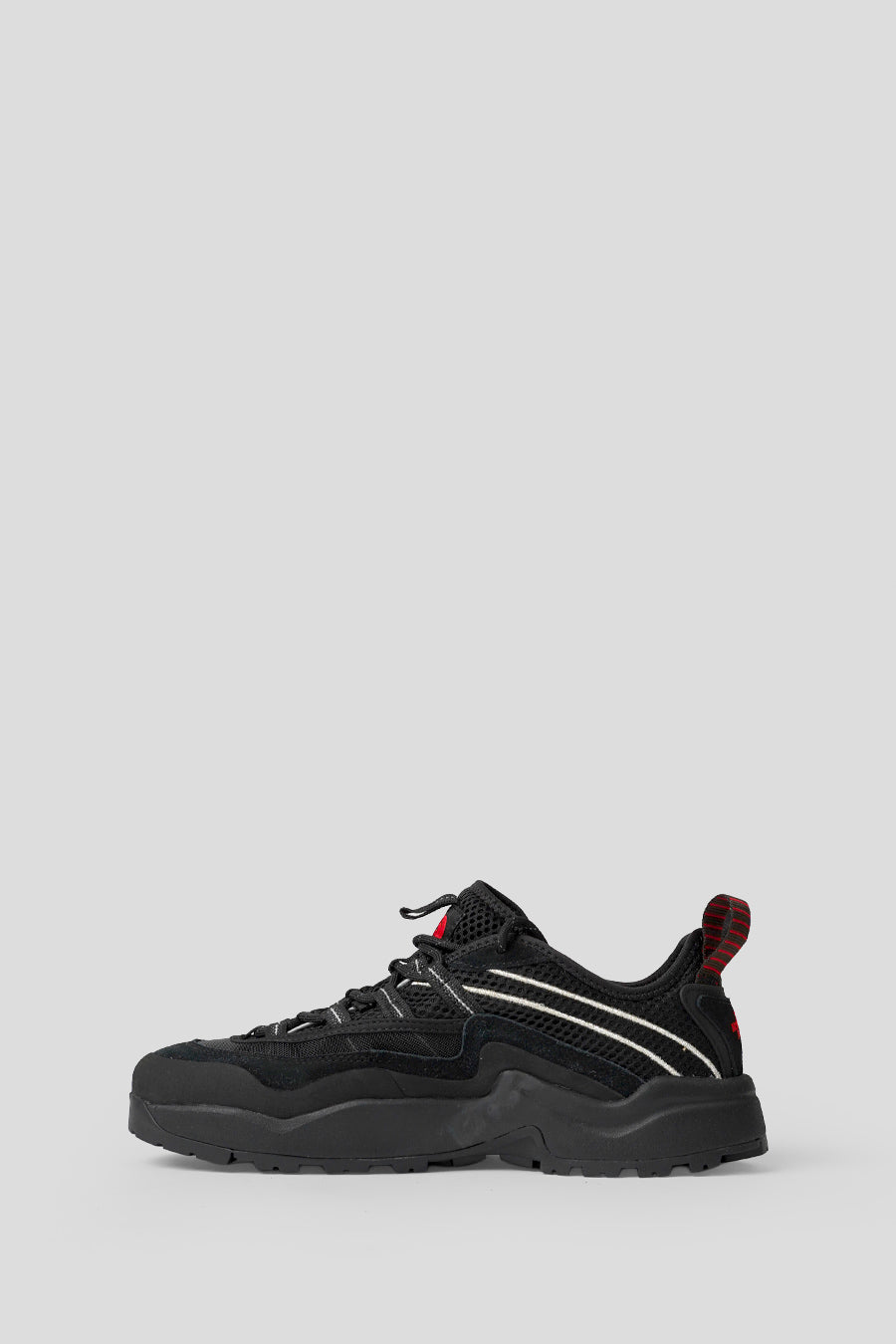 The North Face - SNEAKERS CLYFFE ULTRA NOIR ET ROUGE - LE LABO STORE