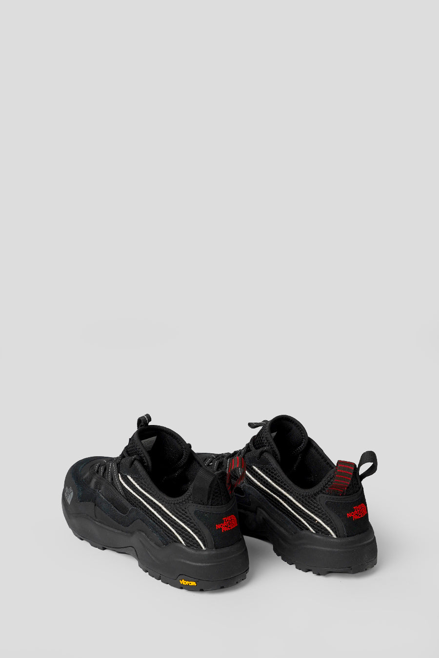 The North Face - SNEAKERS CLYFFE ULTRA NOIR ET ROUGE - LE LABO STORE