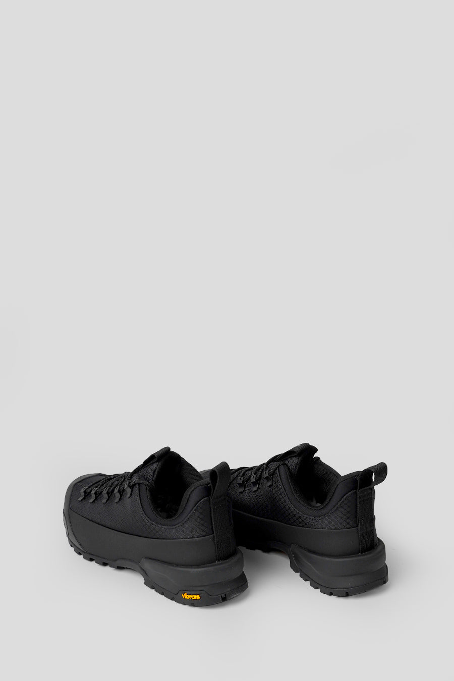 The North Face - SNEAKERS GLENCLYFFE BLACK ET ANTHRACITE GREY - LE LABO STORE