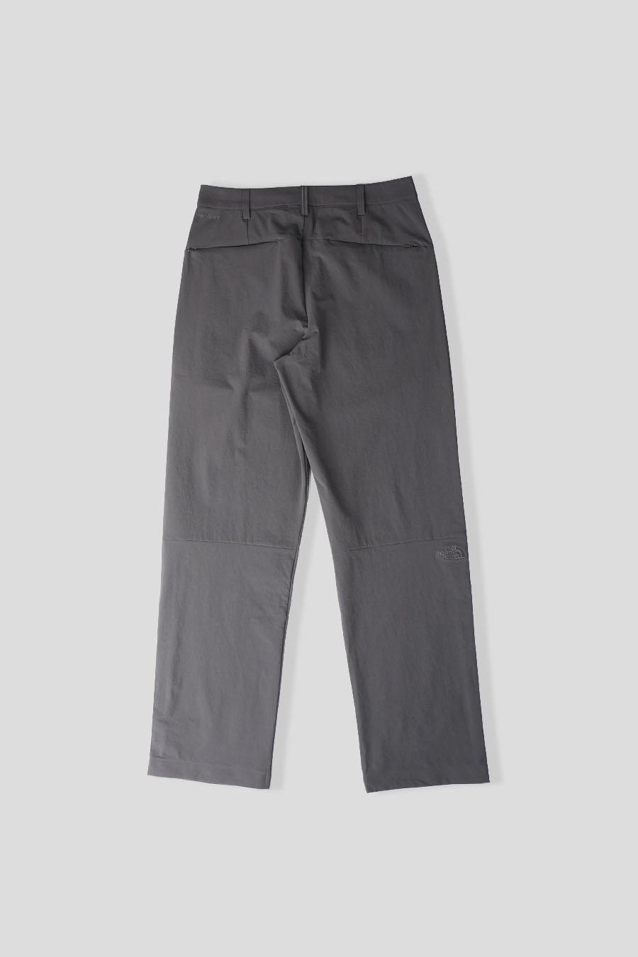 The North Face - PANTALON TNF TECH WOVEN CHARBON - LE LABO STORE