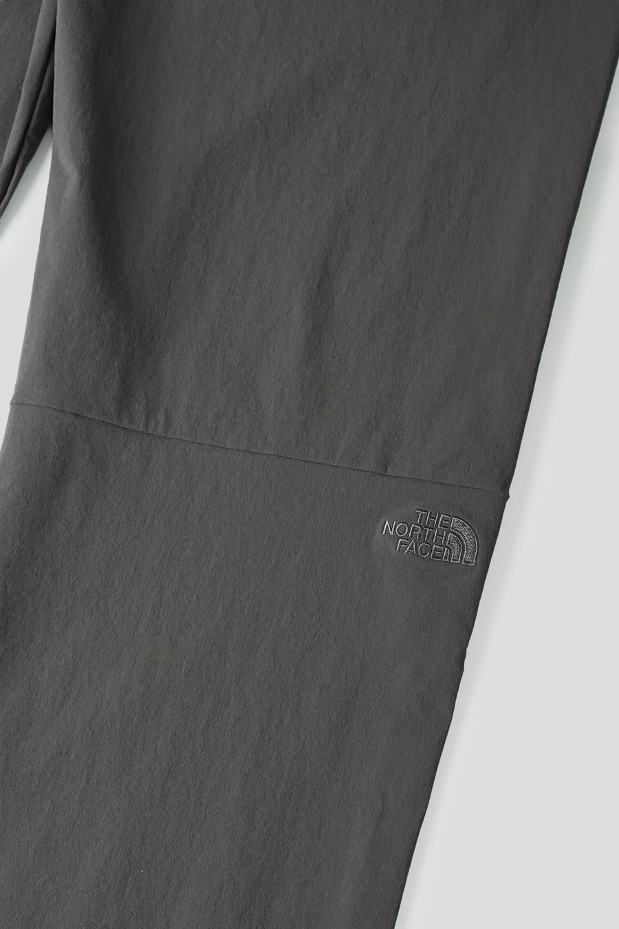 The North Face - PANTALON TNF TECH WOVEN CHARBON - LE LABO STORE