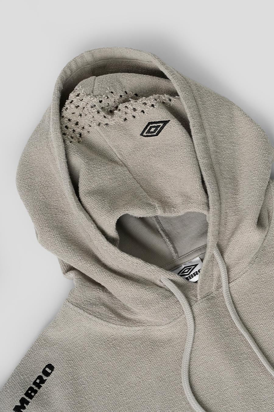 Umbro - HOODIE LASERED MASKED GRIS CLAIR - LE LABO STORE