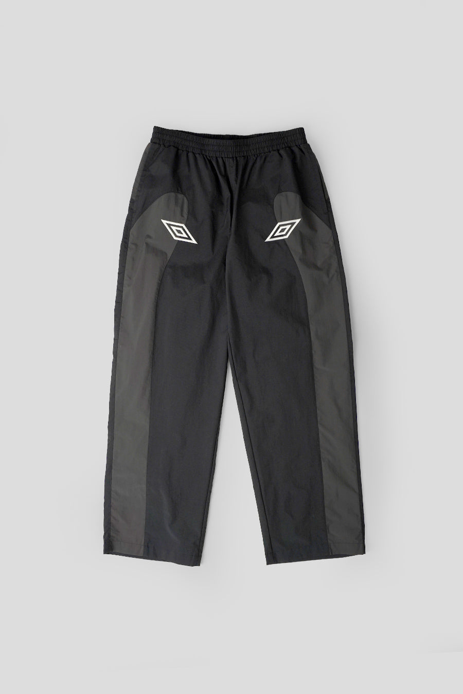 Umbro - BLACK AND CHARCOAL GUARDING TRACKS PANTS - LE LABO STORE