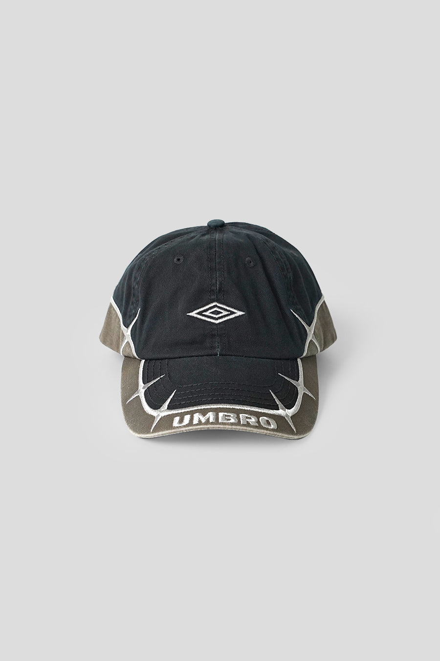 Umbro - BLACK ANTHRACITE SPIKES CAP - LE LABO STORE