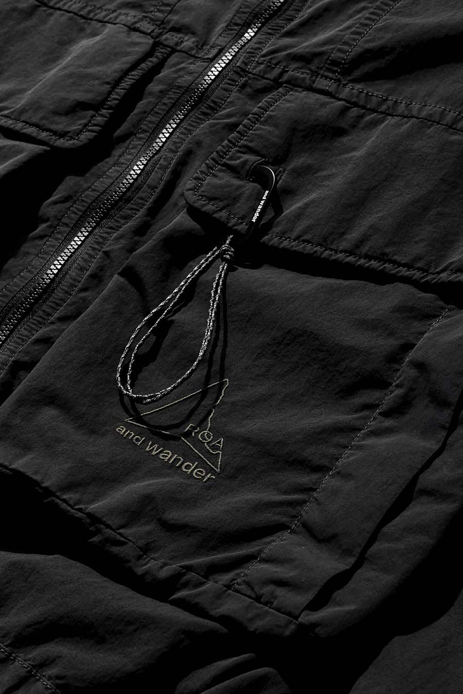 ROA HIKING - BLACK ROA X AND WANDER HOODED JACKET  - LE LABO STORE