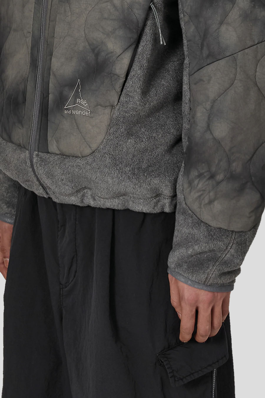 ROA HIKING - VESTE EN POLAIRE MATELASSÉ ROA X AND WANDER GRISE - LE LABO STORE