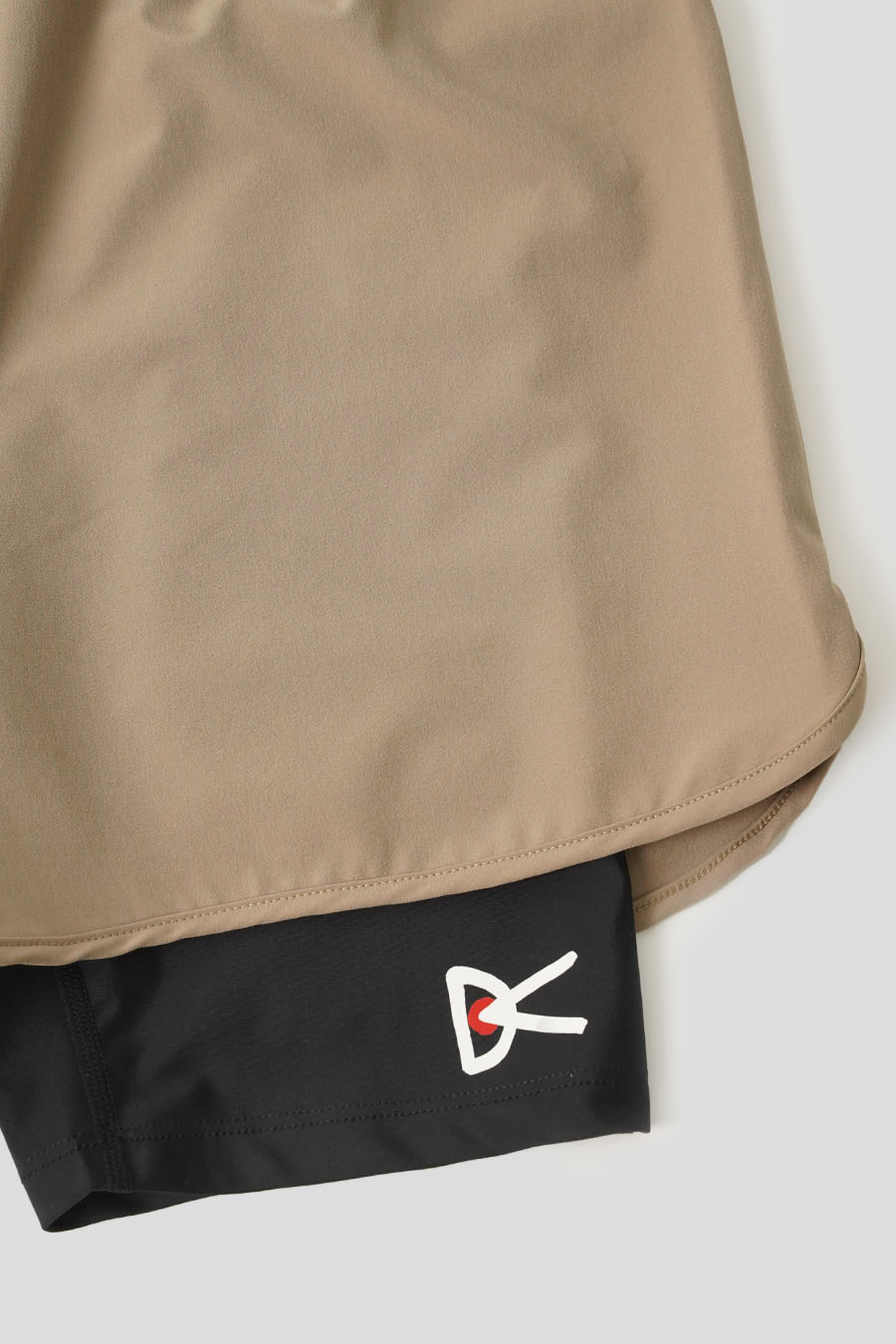 DISTRICT VISION - SHORT TRAIL LAYERED POCKETED KAKI - LE LABO STORE