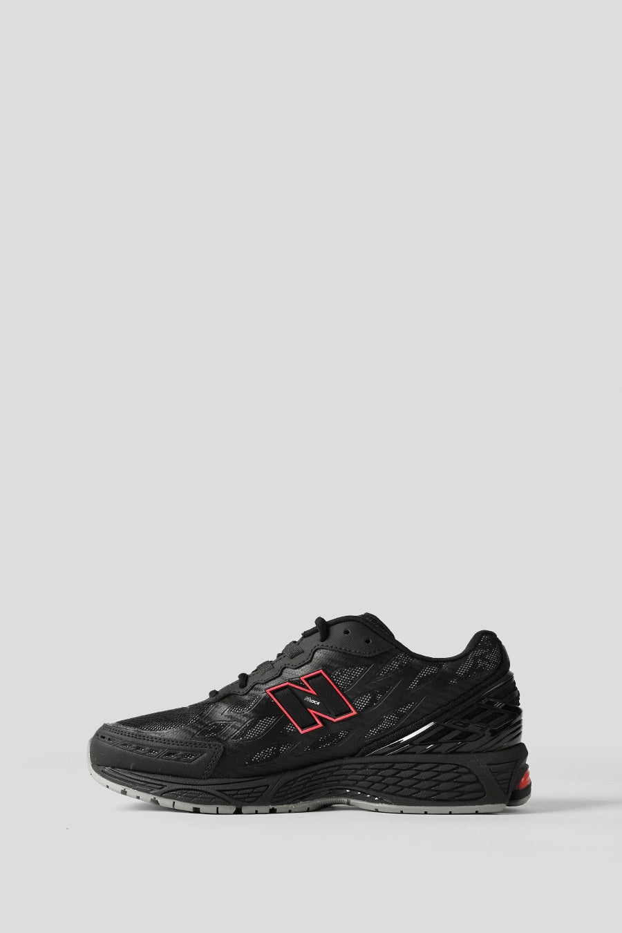 NEW BALANCE - SNEAKERS U1906WD BLACK, URGENT RED ET CASTELROCK - LE LABO STORE