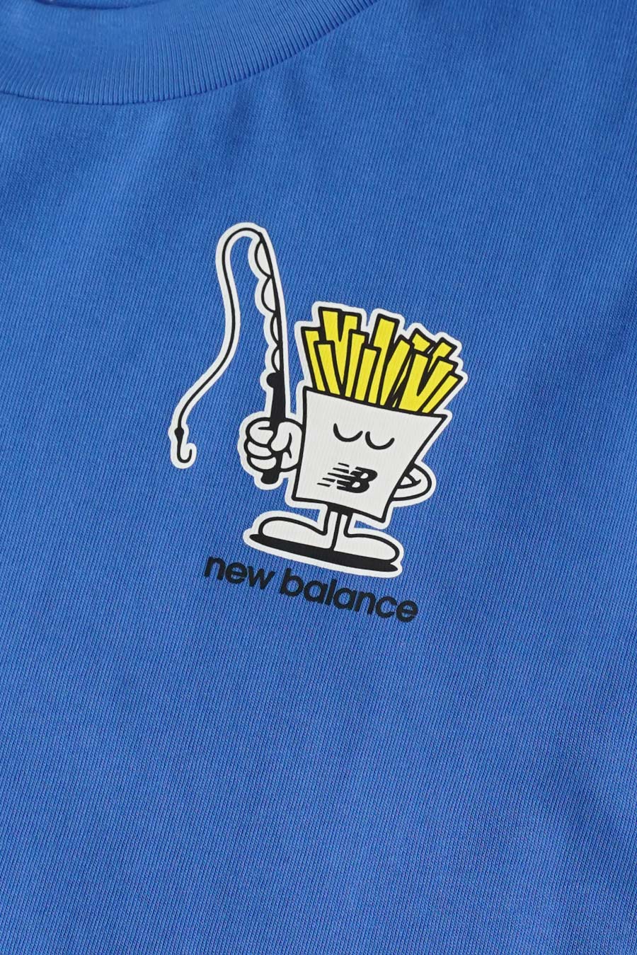 NEW BALANCE - T-SHIRTS FISH AND CHIPS BLEU - LE LABO STORE