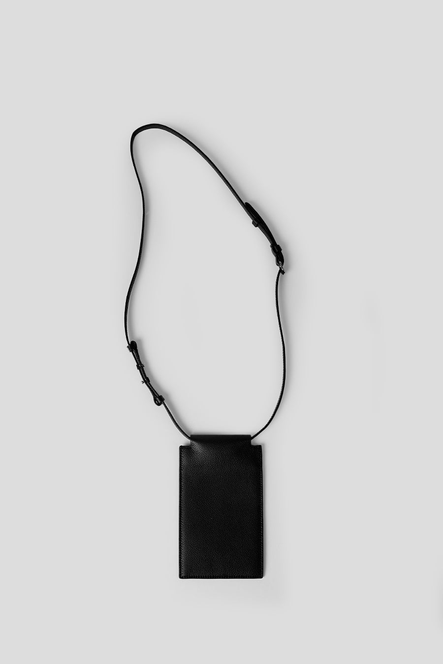 Maison Margiela - PORTE TÉLÉPHONE EN CUIR NOIR - LE LABO STORE