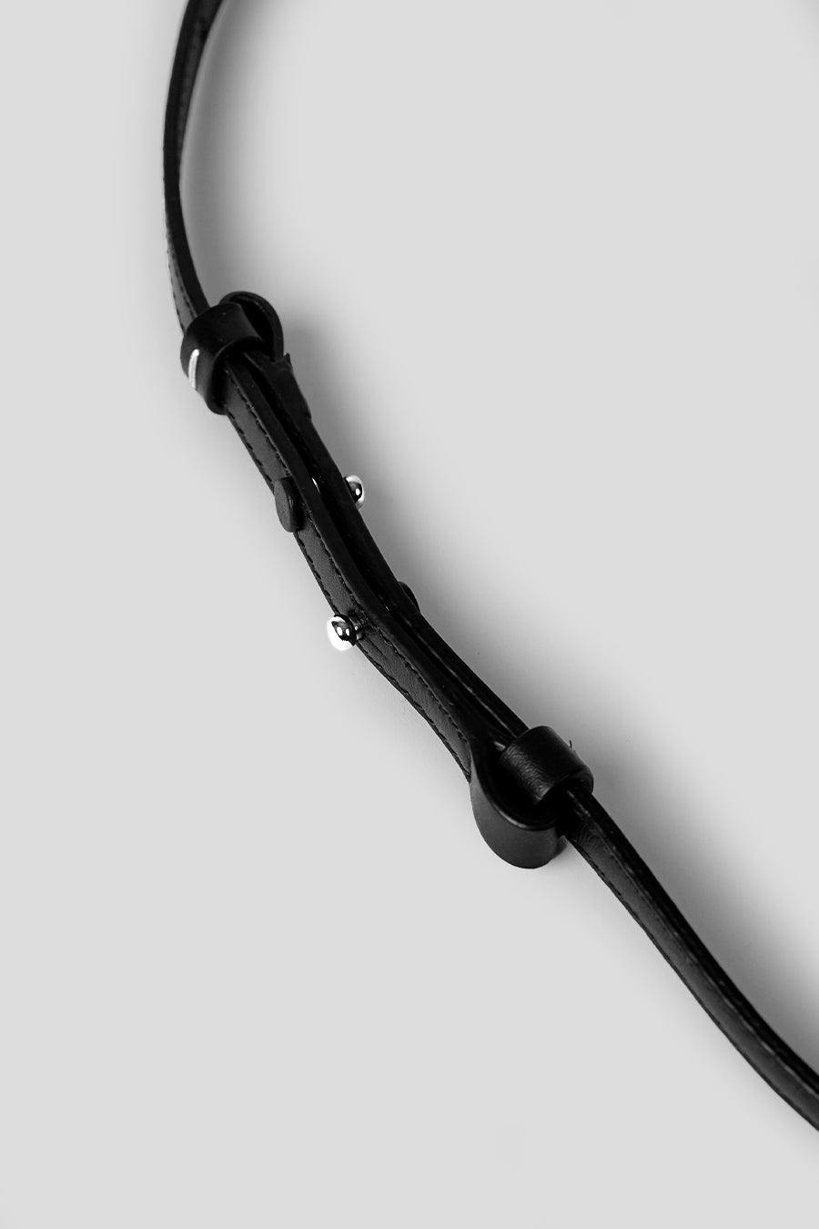 Maison Margiela - PORTE TÉLÉPHONE EN CUIR NOIR - LE LABO STORE