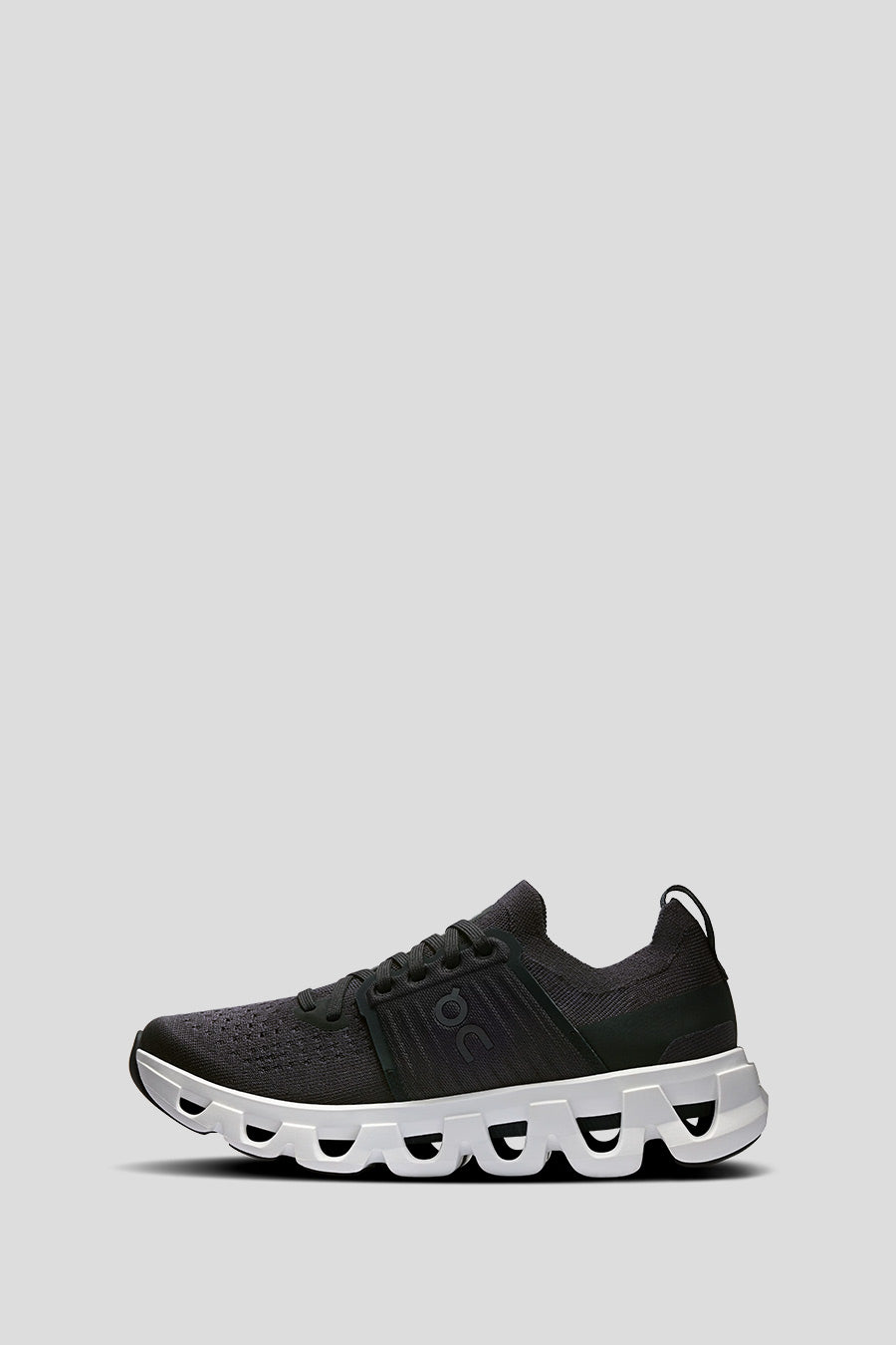 ON - SNEAKERS CLOUDSWIFT 4 W BLACK AND WHITE - LE LABO STORE