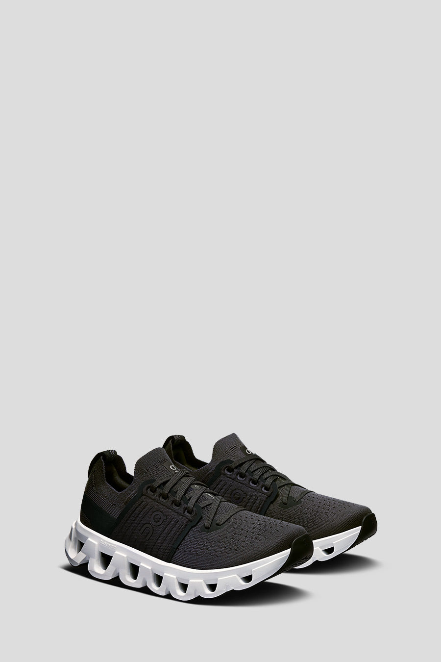 ON - SNEAKERS CLOUDSWIFT 4 W BLACK AND WHITE - LE LABO STORE