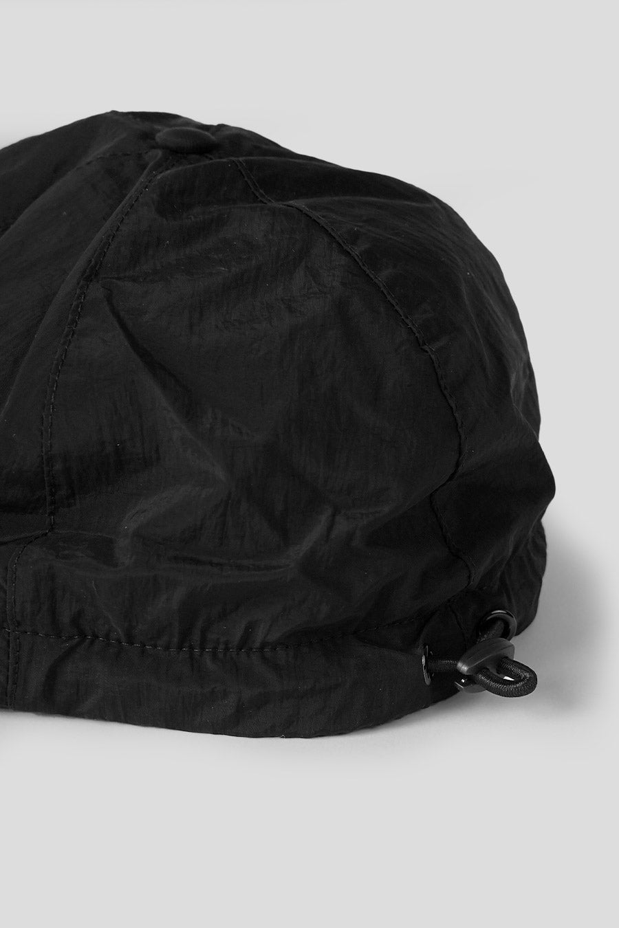 Stone Island - CASQUETTE NYLON METAL ECONYL NOIRE - LE LABO STORE